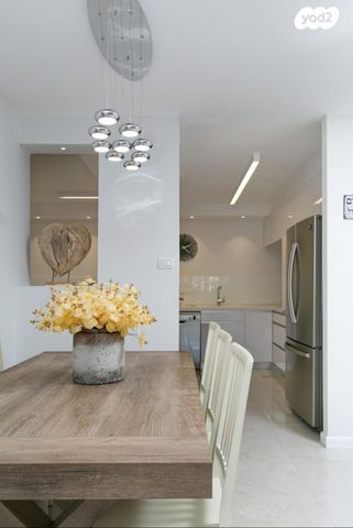 דירה, המעפילים, כפר סבא