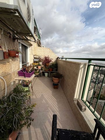 דירה, סול ליפצין, חומת שמואל, הר חומה, ירושלים