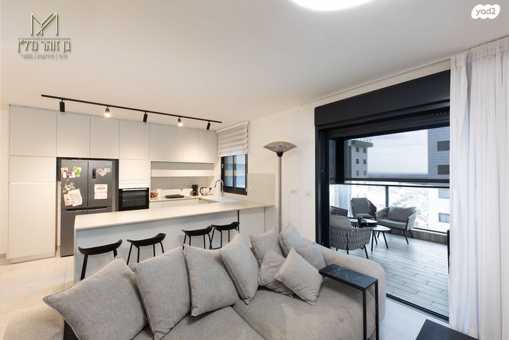 דירה, יעקב דורי, נאות שמיר, רמלה