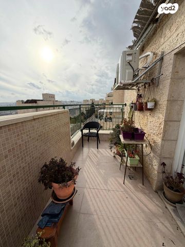 דירה, סול ליפצין, חומת שמואל, הר חומה, ירושלים