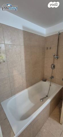 דירה, ליאון בלום 4, כפר גנים ג, פתח תקווה