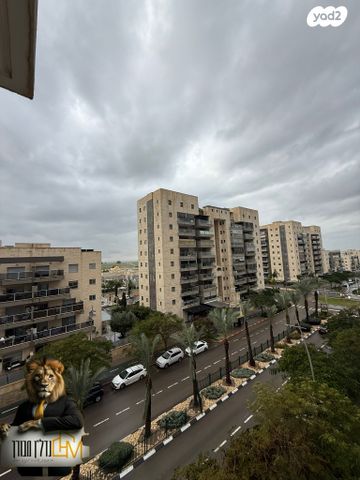 דירה, נצר חזני, נתיבות מערב, נתיבות