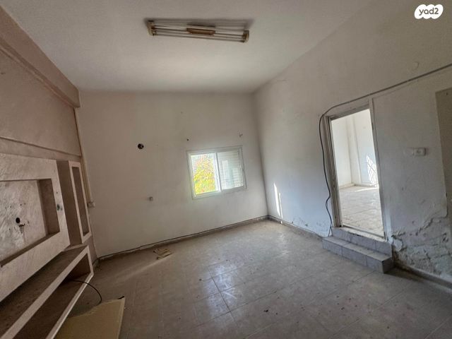 דירה, קיבוץ גלויות, חיפה