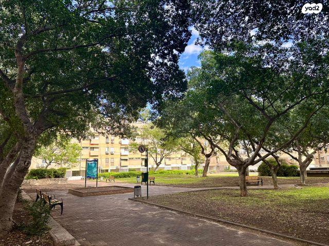 דירה, אלי כהן, רמת הנשיא, בת ים