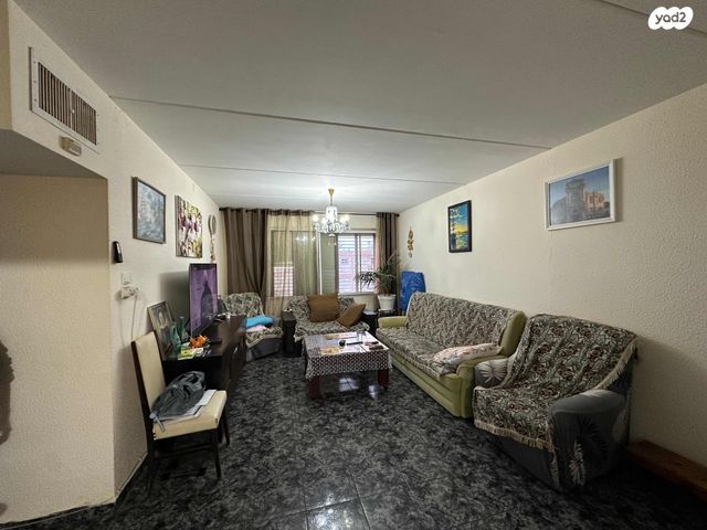 דירה, האורן, מנחם בגין, עכו