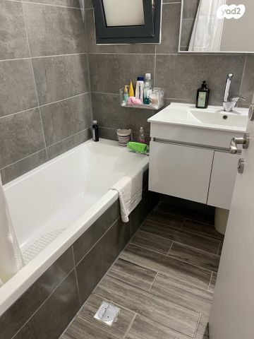 דירה, השקד, נופי החורש, מבשרת ציון