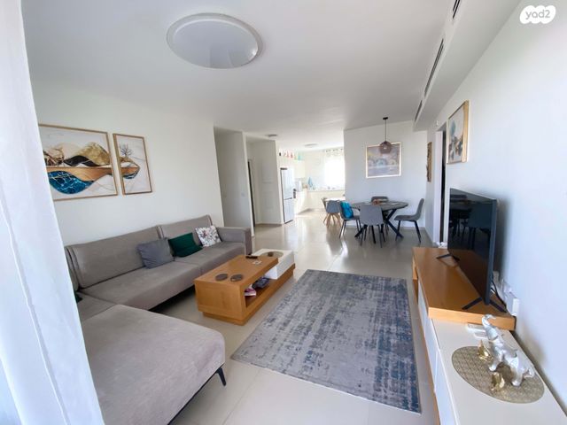 שקמים ואגמים