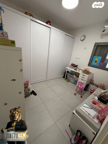 דירה, נצר חזני, נתיבות מערב, נתיבות