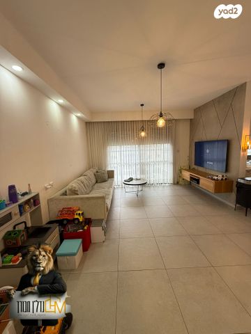 דירה, נצר חזני, נתיבות מערב, נתיבות