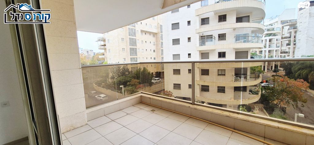 דירה, ליאון בלום 4, כפר גנים ג, פתח תקווה