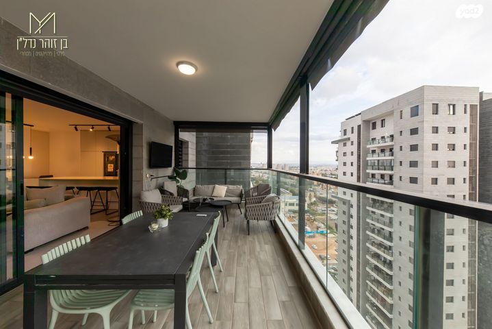 דירה, יעקב דורי, נאות שמיר, רמלה