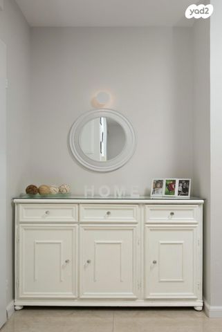 דירה, המעפילים, כפר סבא