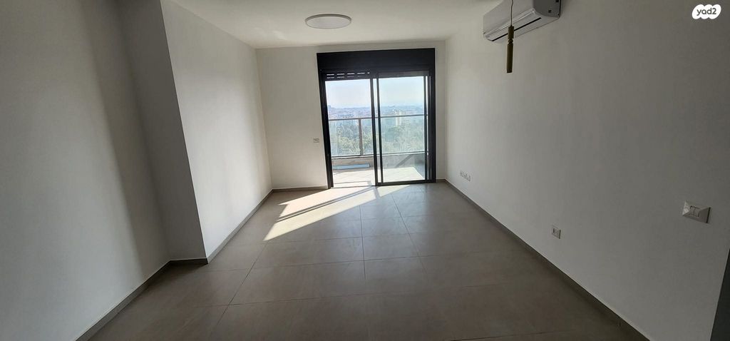 דירה, רועי קליין, קרית קריניצי, רמת גן