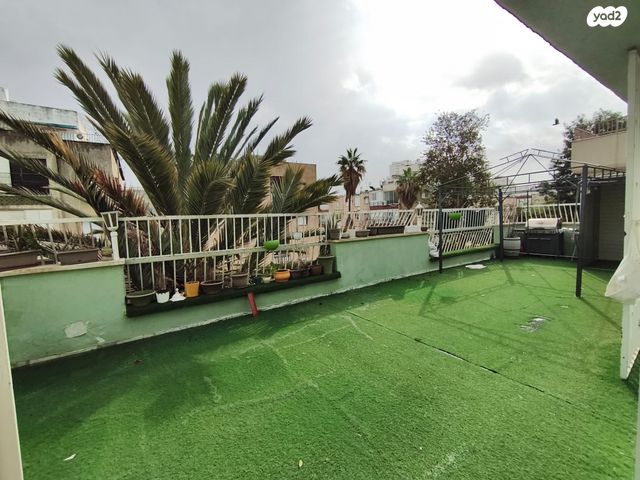 גג/ פנטהאוז, חולון