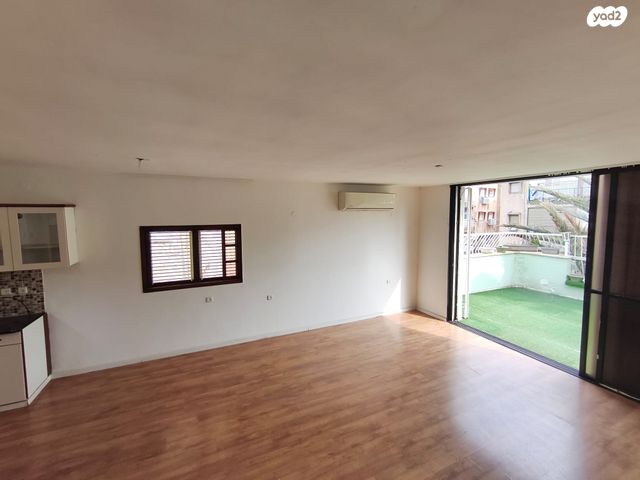 גג/ פנטהאוז, חולון