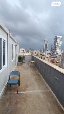 גג/ פנטהאוז, הרצל, בת ים