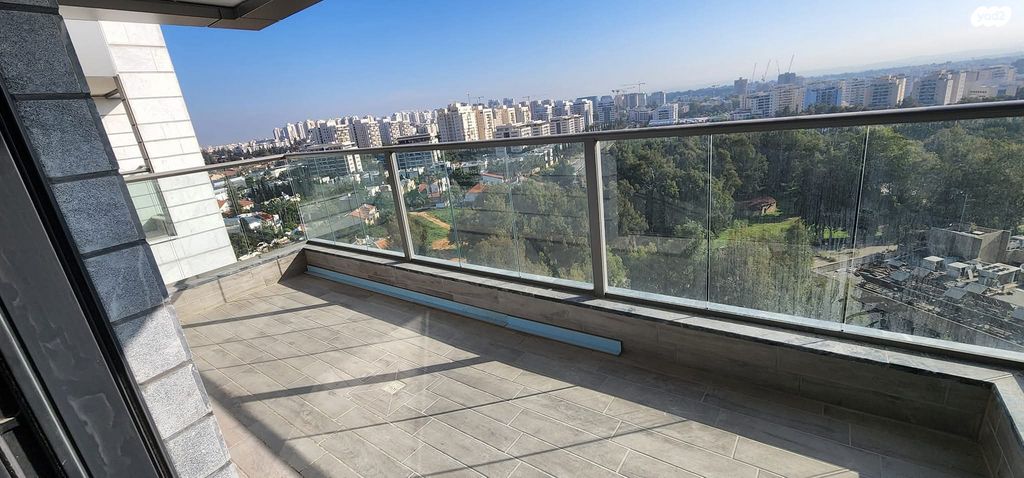 דירה, רועי קליין, קרית קריניצי, רמת גן