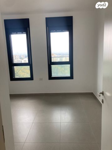 דירה, רועי קליין, קרית קריניצי, רמת גן