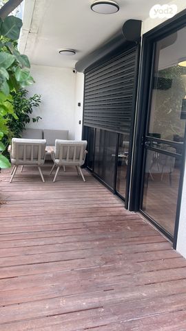 משרדים, חצרות המושבה, רחובות