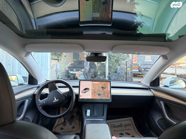 מודעת רכב טסלה מודל 3