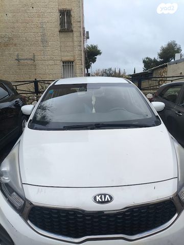 מודעת רכב קיה קארנס