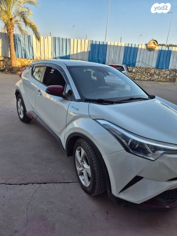 מודעת רכב טויוטה C-HR