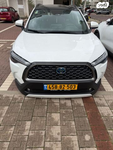 מודעת רכב טויוטה קורולה קרוס