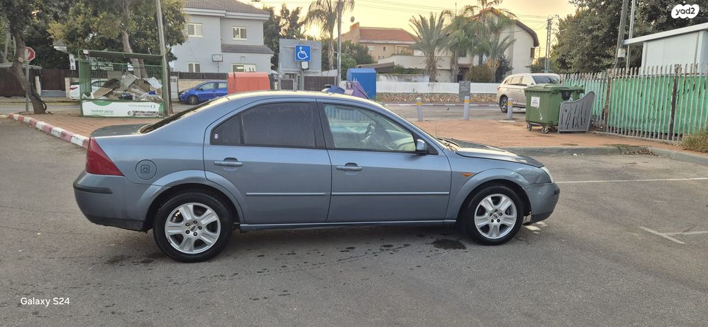 פורד מונדאו