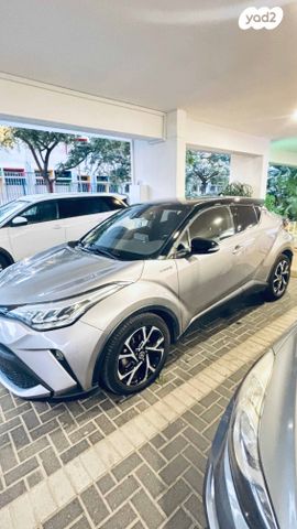 מודעת רכב טויוטה C-HR