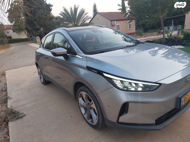 מודעת רכב ג׳ילי Geometry C