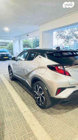 מודעת רכב טויוטה C-HR