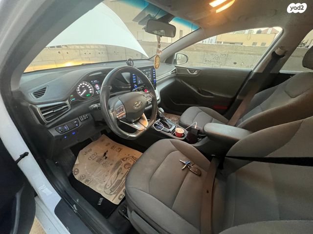 יונדאי איוניק