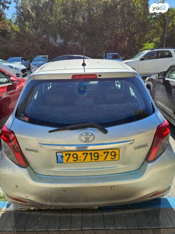 טויוטה יאריס