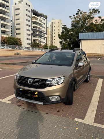 דאצ'יה סנדרו Stepway