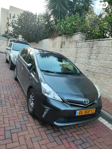 טויוטה פריוס פלוס