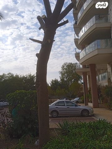 מודעת רכב מיצובישי לנסר