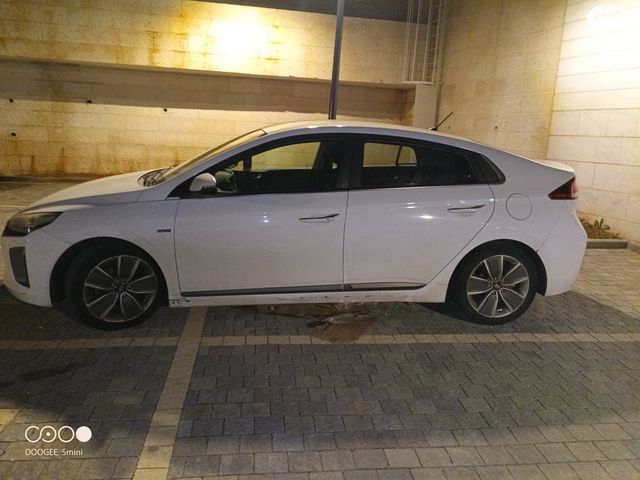 מודעת רכב יונדאי איוניק