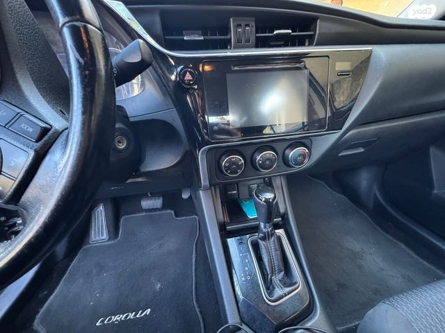 טויוטה קורולה