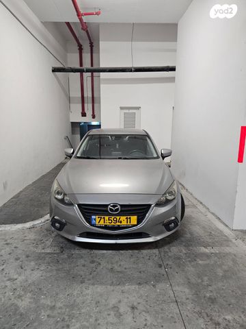 מודעת רכב מאזדה 3