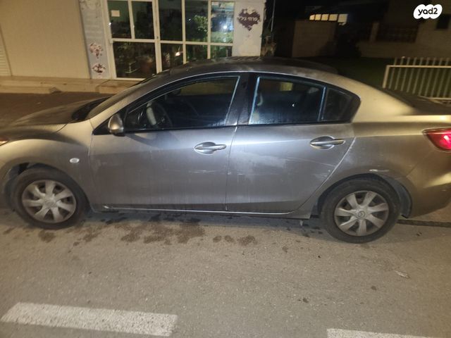 מודעת רכב מאזדה 3