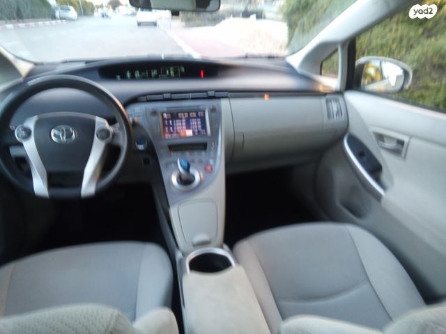 מודעת רכב טויוטה פריוס