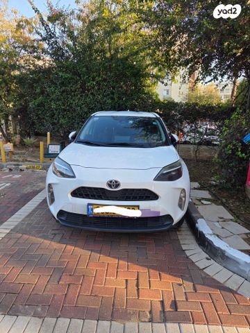 מודעת רכב טויוטה יאריס קרוס