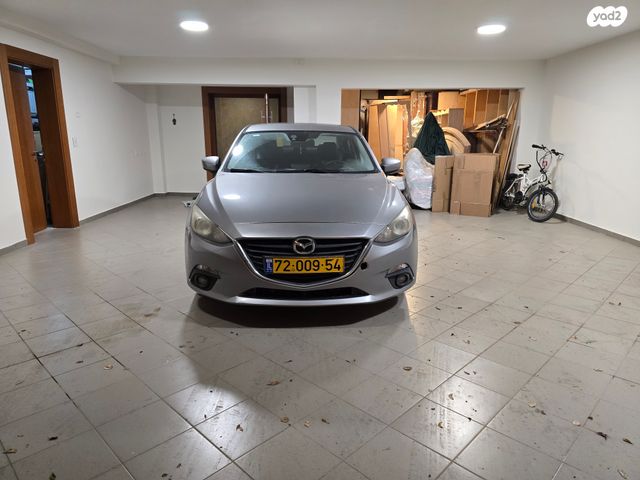 מודעת רכב מאזדה 3