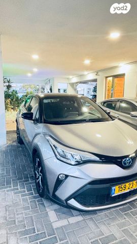 מודעת רכב טויוטה C-HR