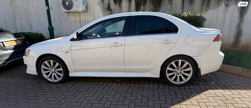 מודעת רכב מיצובישי לנסר