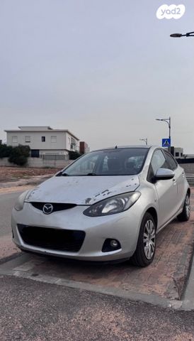 מודעת רכב מאזדה 2