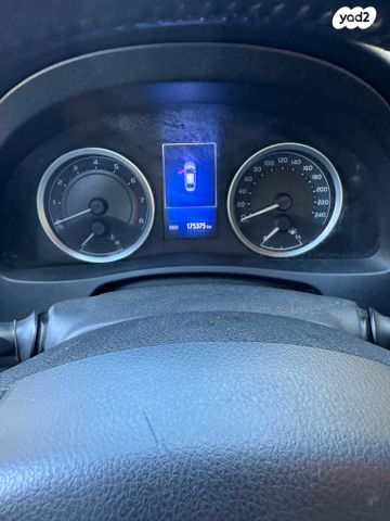 טויוטה קורולה