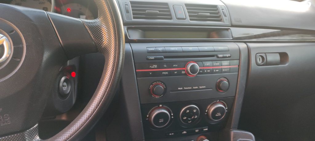 מודעת רכב מאזדה 3