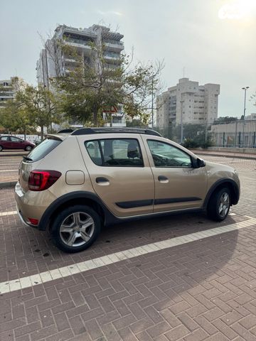 מודעת רכב דאצ'יה סנדרו Stepway