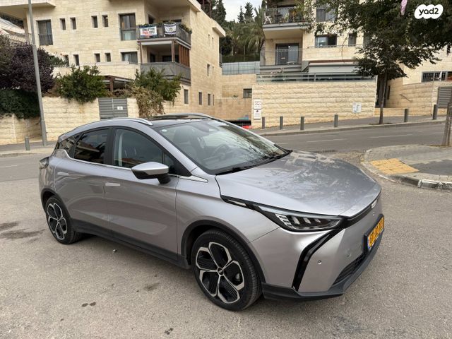 מודעת רכב ג׳ילי Geometry C